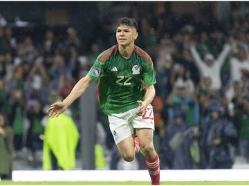 'Chucky' Lozano abrió el marcador ante Ghana, no anotaba desde la Nations League