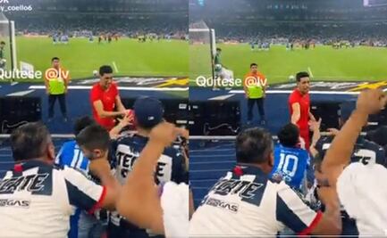 ¡Deplorable actitud! Adulto agredió a niño para quedarse la playera de Esteban Andrada