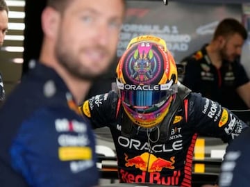 Frustrado e inconsolable, así fue el abandono de Checo Pérez en la primera vuelta del GP de México