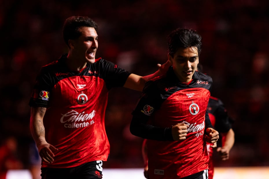 Gilberto Mora y Diego Abreu en festejo de gol, durante la fase regular del torneo Clausura 2026 - Foto: Imago7