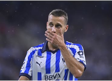 Sergio Canales se vuelve a lesionar en su regreso después de tres meses