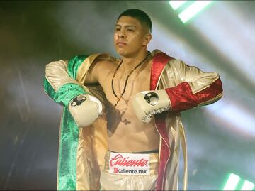 Jaime Munguía vence a Bruno Surace por decisión unánime en revancha épica en Riad