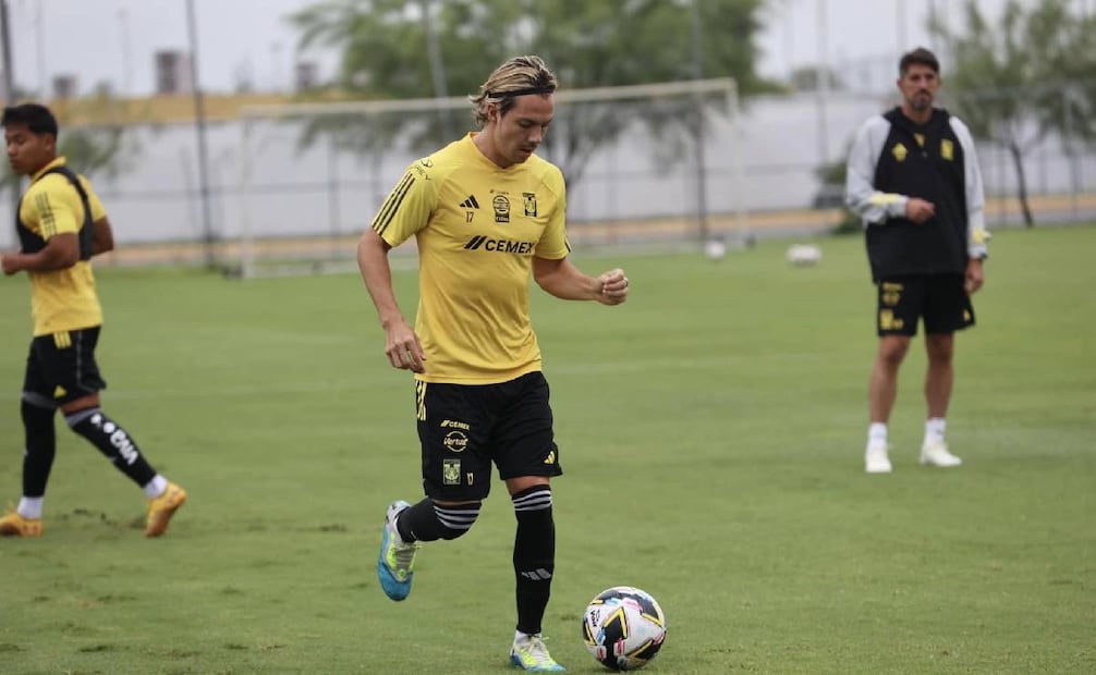 Sebastián Córdova fue regañado en el entrenamiento de Tigres por su falta de intensidad. Foto: @TigresOficial