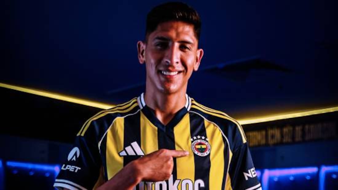 Edson Álvarez fue presentado la semana pasada como refuerzo del Fenerbahce. Foto: Especial