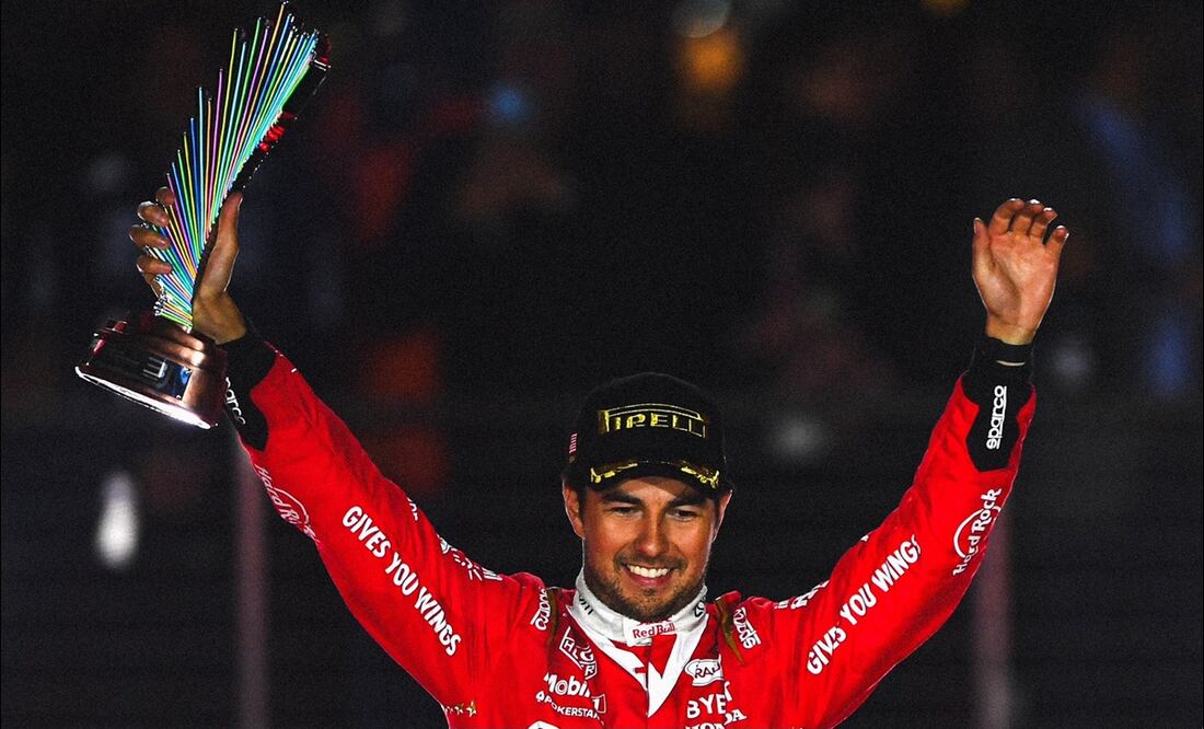 Checo Pérez fue honesto sobre los comentarios negativos que recibe: “Intento que me valga madre” / FOTO: @SChecoPerez