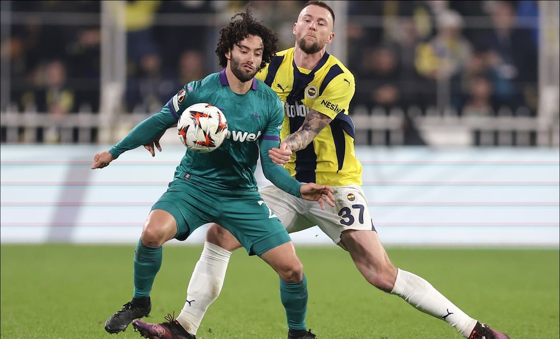 El Chino Huerta hizo su debut en la Europa League / Foto: EFE