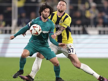 César 'Chino' Huerta debutó y fue titular en Europa League; Anderlecht perdió por goleada
