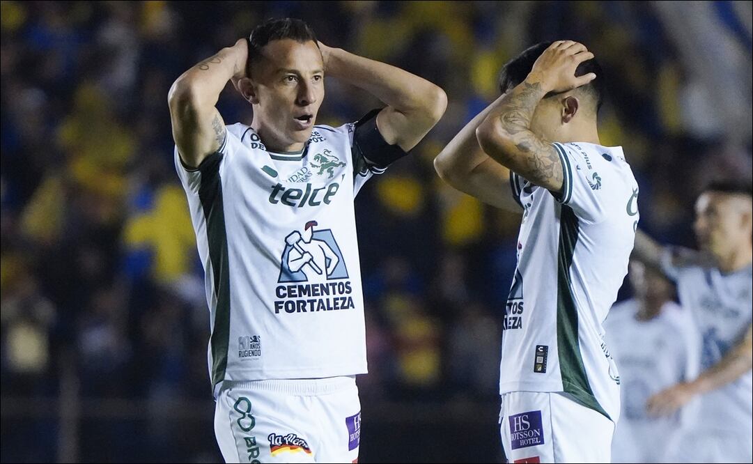 Andrés Guardado se lamenta tras una acción en un partido de La Fiera en la liga MX. FOTO: Imago7