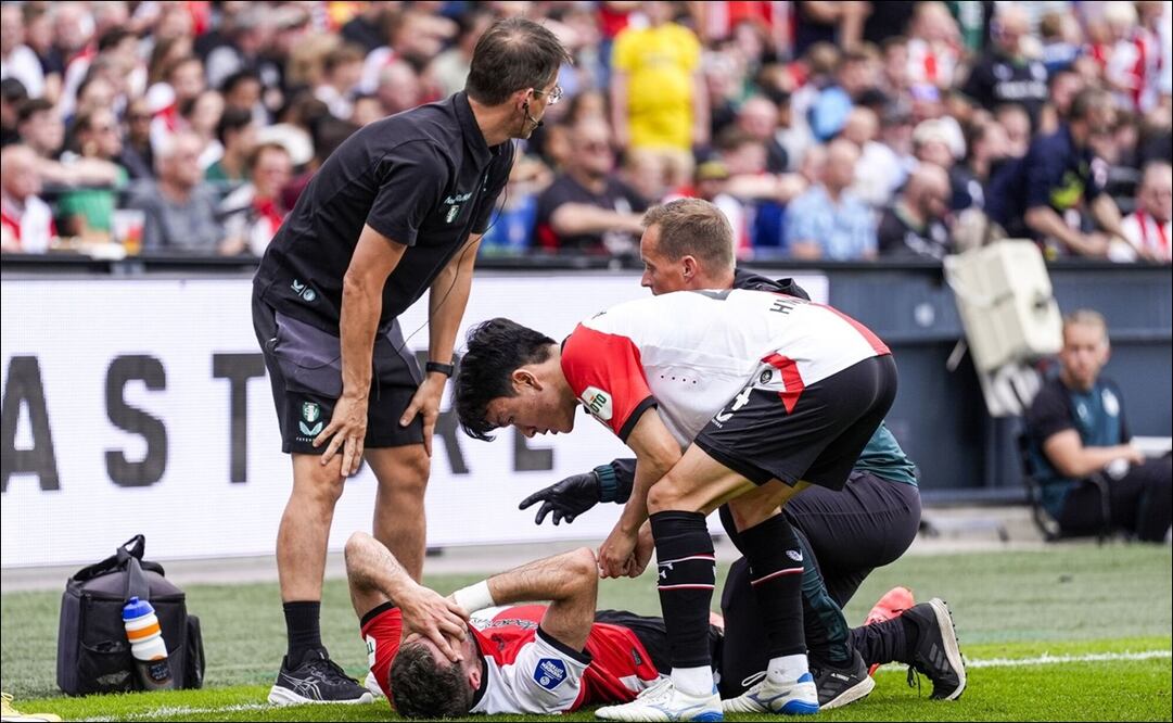 Feyenoord confirmó el tiempo que Santiago Giménez estará fuera de acción tras su dolorosa baja / FOTO: @Feyenoord