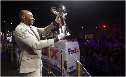 Jerry Rice inaugura el NFL Experience en vísperas del Super Bowl