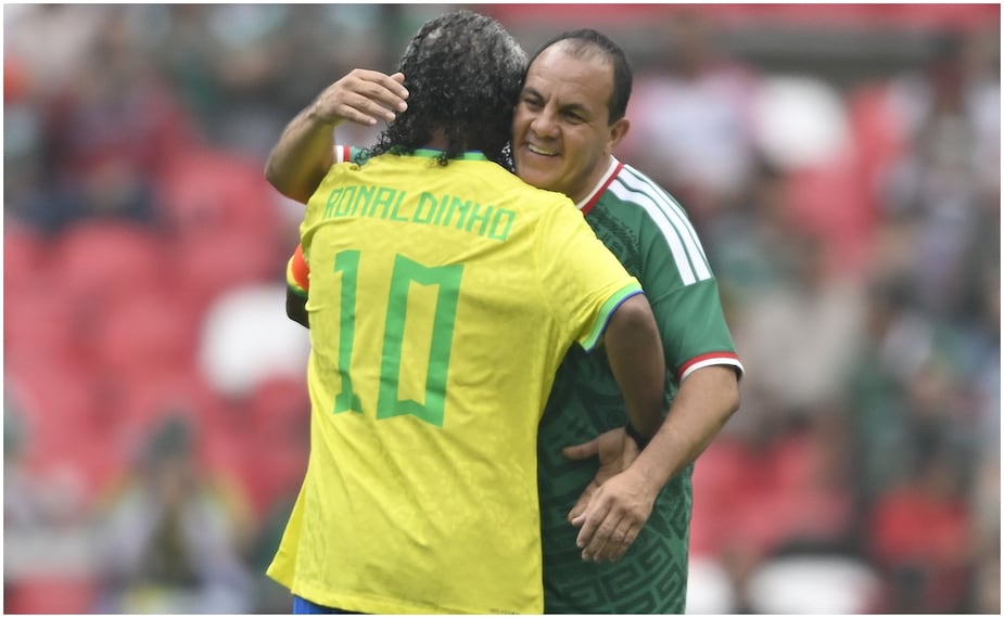 Ronaldinho y Cuauhtémoc Blanco Foto: Imago7