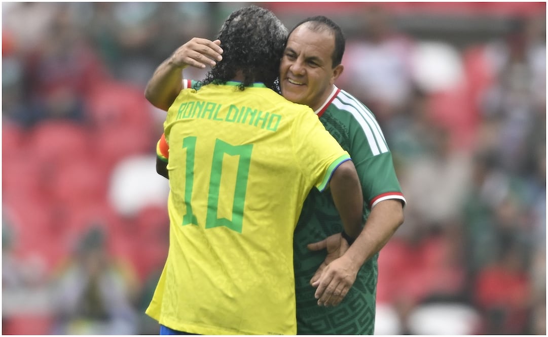 Ronaldinho y Cuauhtémoc Blanco Foto: Imago7