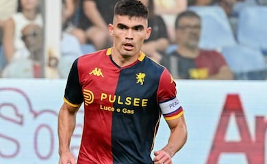 Johan Vásquez marca un golazo y después se va expulsado en la Serie A con el Genoa