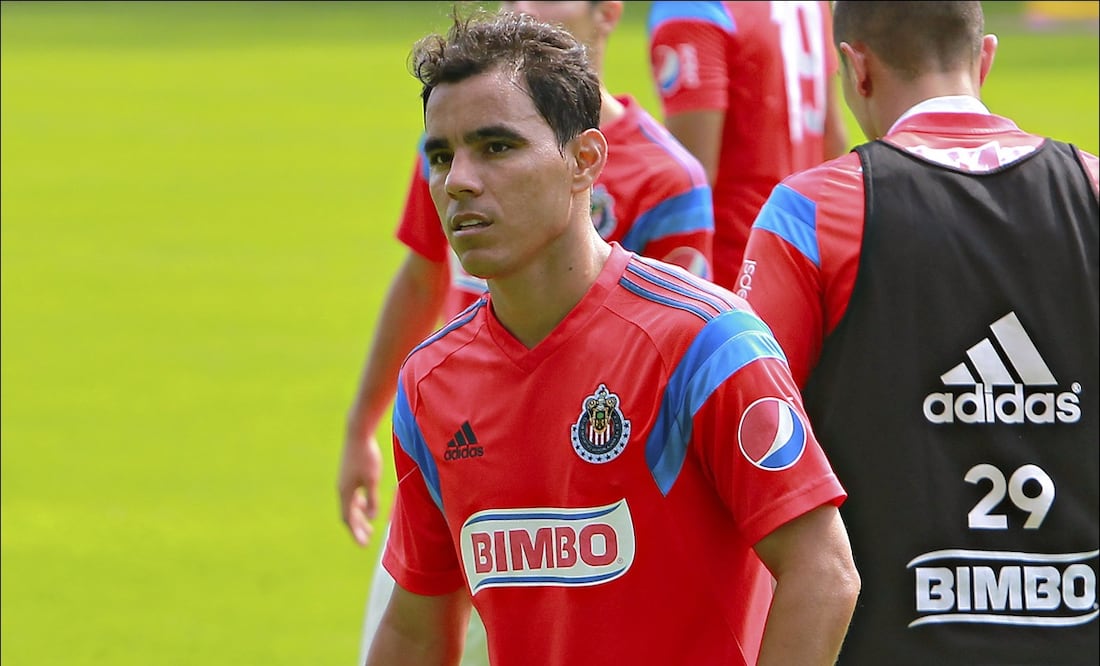 Omar Bravo, durante un entrenamiento cuando era jugador de las Chivas. FOTO: Imago7