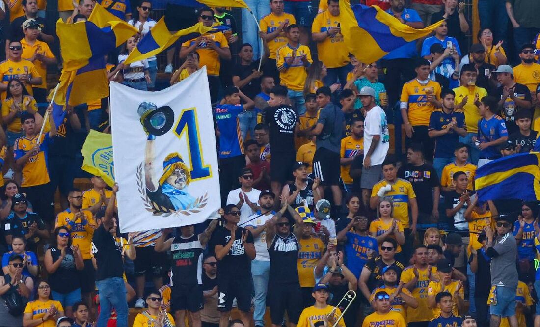 La afición de Tigres dedicó un minuto de aplausos a Nahuel Guzmán. Foto: Imago7