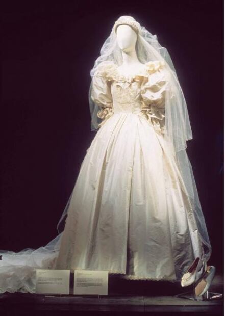 10 looks de Lady Di que marcaron la historia de la moda internacional