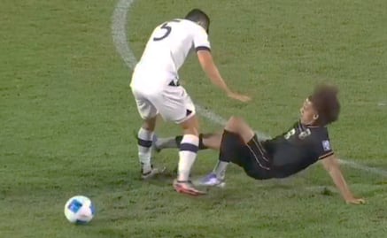 Carrasquilla cometió una nueva plancha jugando con la selección de Panamá ¿Lesionó al rival?