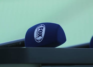 Reportero de Fox Sports no formará parte del Racing Team este 2025; comparan su salida con la de Checo
