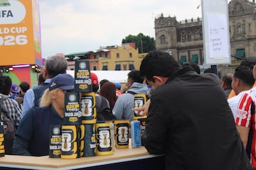 Mundial 2026: Venta de bebidas no alcohólicas divide a los aficionados en el Fan Fest de la CDMX