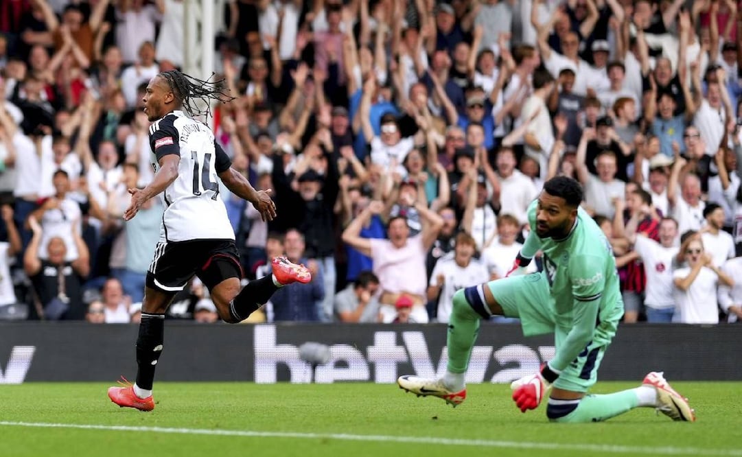 Fulham se impuso 3-1 al Sheffield sin Raúl Jiménez. Foto: AP