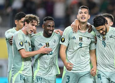 México se impuso a Surinam con doblete de César Montes en Copa Oro