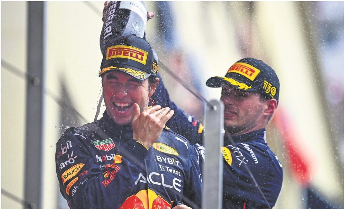 'Checo' Pérez y Max Verstappen en Fórmula 1 / FOTO: AFP