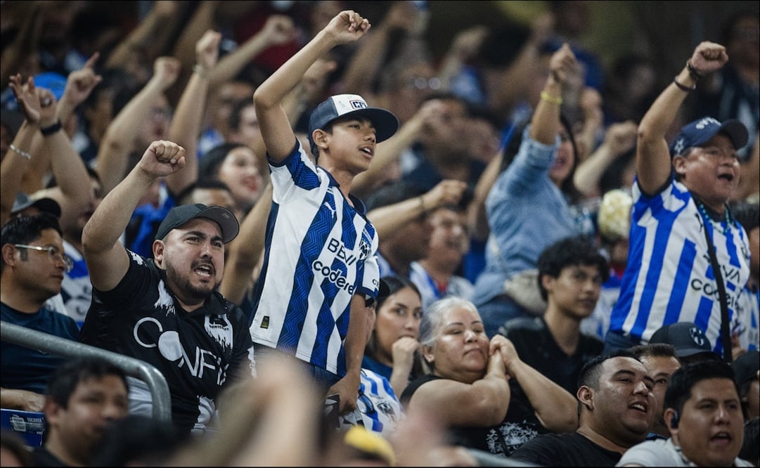 Aficionados de Monterrey en el estadio BBVA. FOTO: Imago7