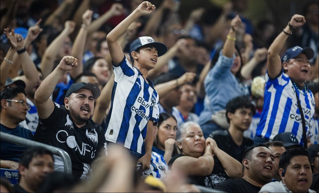 Aficionados de Monterrey en el estadio BBVA. FOTO: Imago7