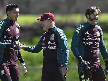 Tala Rangel mandó recadito a Guillermo Ochoa: "Tiene que aguantar, hay calidad en la portería"