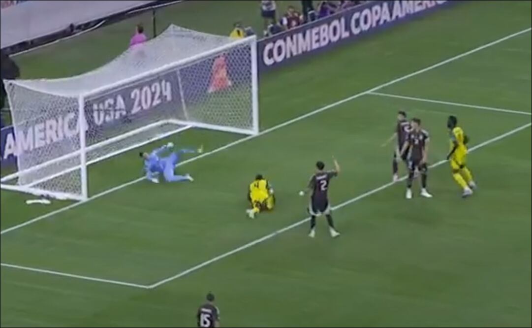 El gol de Jamaica fue anulado tras señalarse fuera de lugar. FOTO: Captura