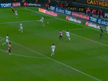 Chivas le da la vuelta al Necaxa con un golazo de Ricardo Marín