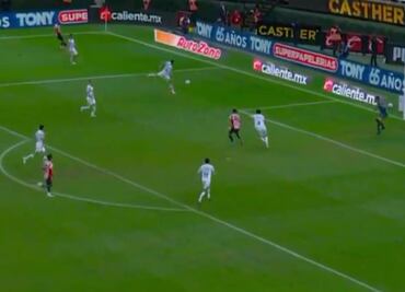 Chivas le da la vuelta al Necaxa con un golazo de Ricardo Marín