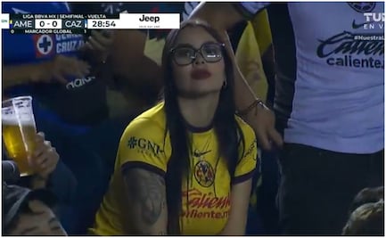 Aficionada del América se hace viral durante la transmisión del partido ante Cruz azul; buscan sus redes