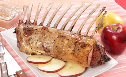 Receta navideña: Costillar de cordero en salsa de manzana y arándanos