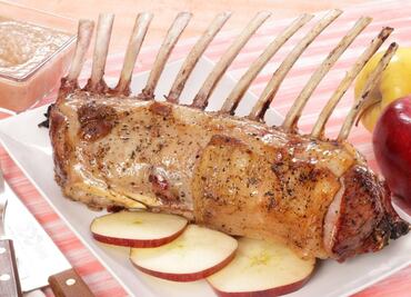 Receta navideña: Costillar de cordero en salsa de manzana y arándanos