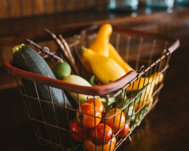 ¿Cuánto tiempo puede sobrevivir el coronavirus en los alimentos?