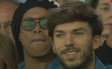 Barcelona-PSG: Pierre Gasly estuvo en el Parque de los Príncipes junto a Ronaldinho