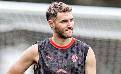 Santiago Giménez se operará el tobillo y el Milán ya tendría sustituto; ¿Se despide del Mundial?