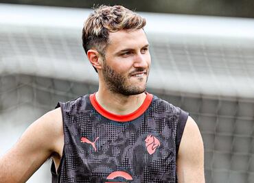 Santiago Giménez se queda en el Milan; buscará ganarse la titularidad de cara al Mundial