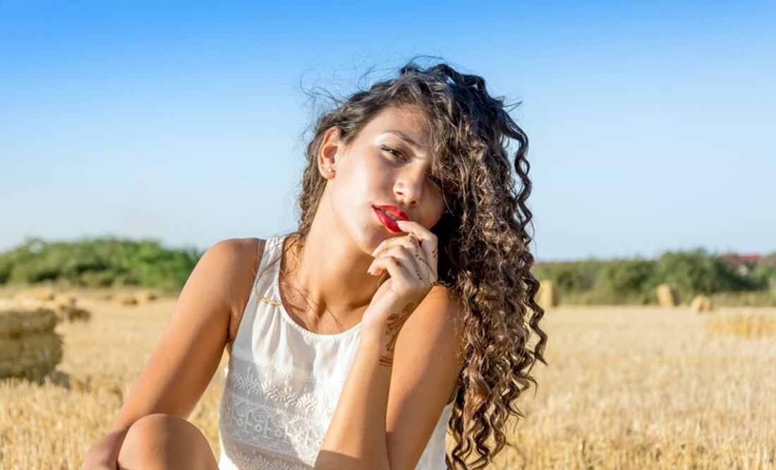 Guía para reparar el cabello dañado después del verano