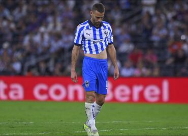 Rayados pierde a Sergio Canales por lesión