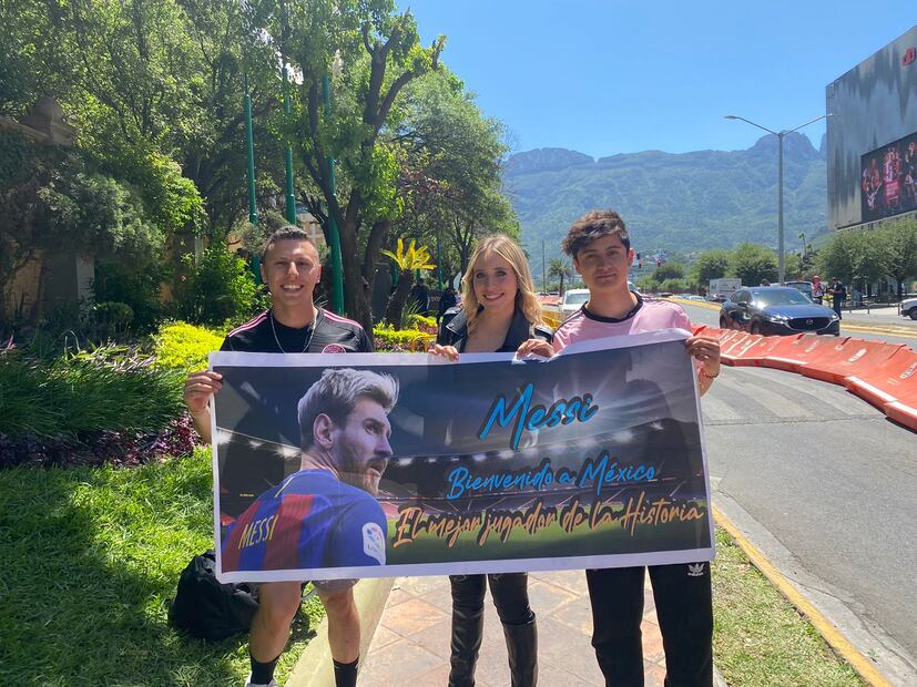 Los sacrificios por ver a Lionel Messi: viajar sin boleto hasta pagar 10 mil boletos por entrada - Foto: Nicolás Schiller