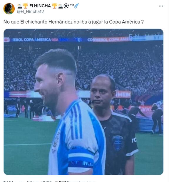 Los aficionados no se cansaron de trolear al Chicharito Hernández por su parecido con un abanderado de Copa América.