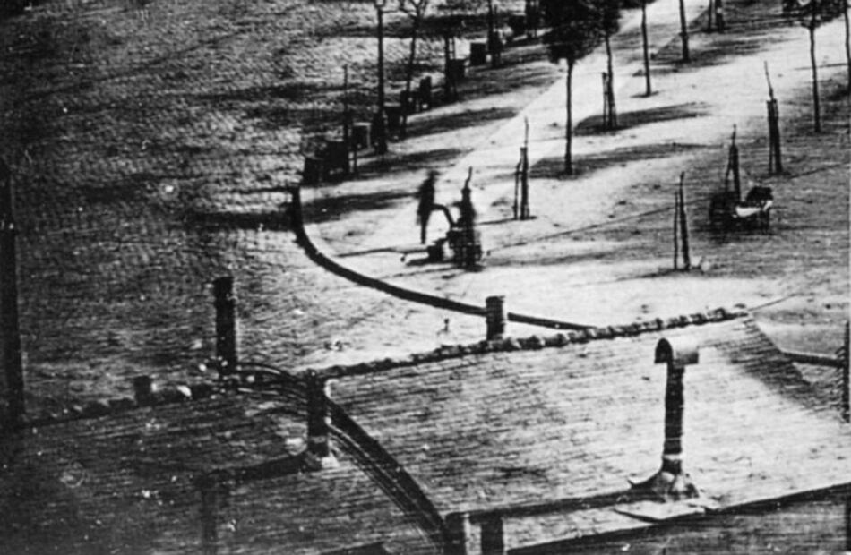 Él es el primer hombre que apareció en una fotografía 