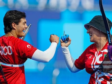 ¡Con todo! Alejandra Valencia y Matias Grande avanzan a los Cuartos de Final en tiro con arco