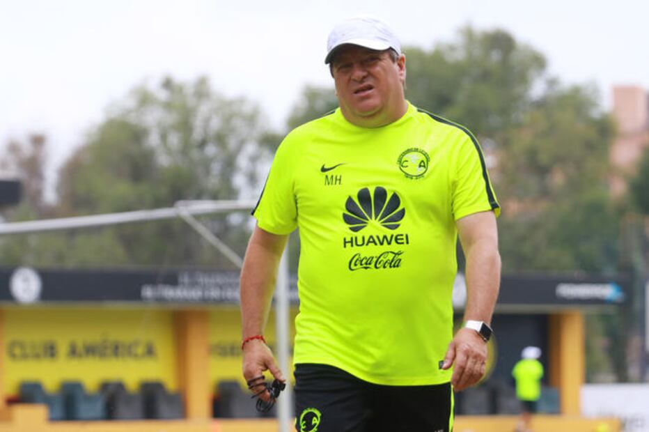 Miguel Herrera tomará en cuenta si Paolo quiere salir o no del club (IMAGO7)