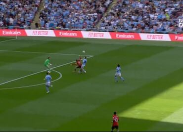 VIDEO: El insólito error del Manchester City que terminó en gol del United en la final de la FA Cup