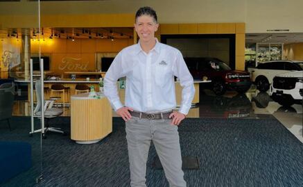 Pikolín Palacios presume su nuevo oficio como vendedor de autos y un jugador de Chivas es su primer cliente  