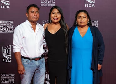 ¿Quiénes son los padres y hermanos de Yalitza Aparicio?