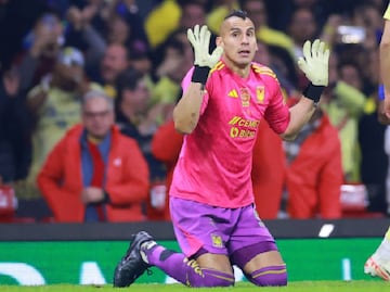 Nahuel Guzmán fue castigado con 11 partidos de suspensión luego de usar un láser en el Clásico Regio